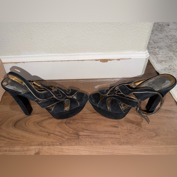 BCBGeneration Black and Gold Strappy Heels Platform size 8.5 - Picture 3 of 7